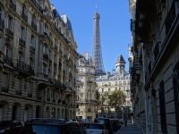 14-paris_eiffelstreet