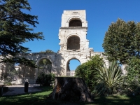 arles_tower_roland_exterior