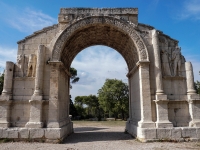 glanum_arch_2