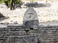 glanum_fountain_2