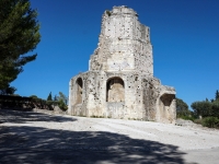 nimes_tour_magne