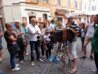 Tourist photo in Trastevere